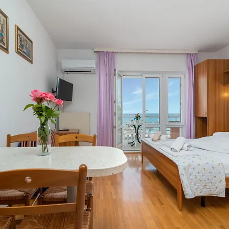 Studio 12 By Interhome Apartamento Podstrana