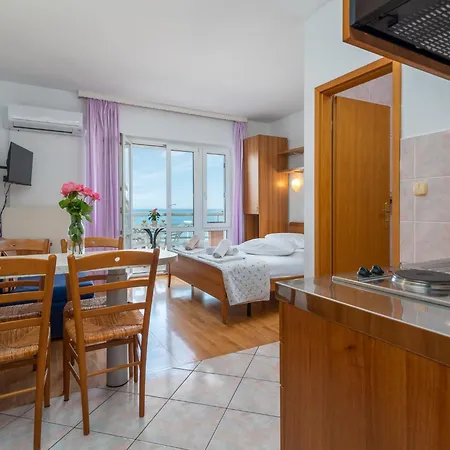 Jerkan 12 By Interhome * Podstrana