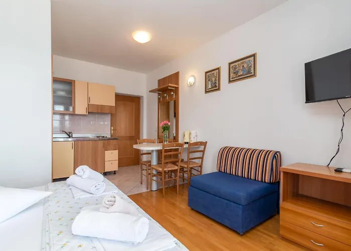 Jerkan 12 By Interhome