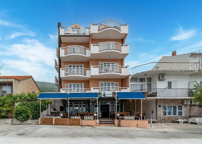 Jerkan 12 By Interhome